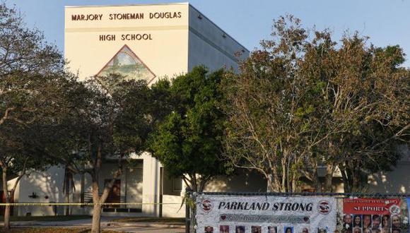 Las familias de las víctimas del tiroteo en secundaria de Parkland serán indemnizadas recibirán cada una 1,02 millones de dólares. (Fuente: AFP)