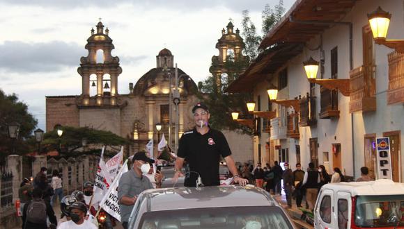 El candidato presidencial de Victoria Nacional hizo un llamado, por Semana Santa, para detener la muerte de más peruanos por el COVID-19. (Foto: Victoria Nacional)