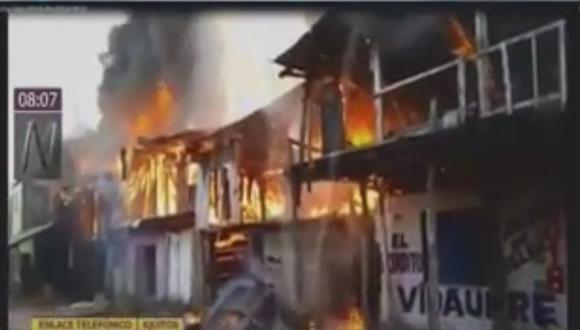 Iquitos: Al menos 15 viviendas destruidas por incendio en distrito de Belén (VIDEO)