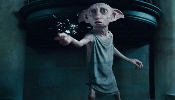 J.K.Rowling se disculpa por haber 'matado' al elfo doméstico Dobby en Harry Potter (FOTO)