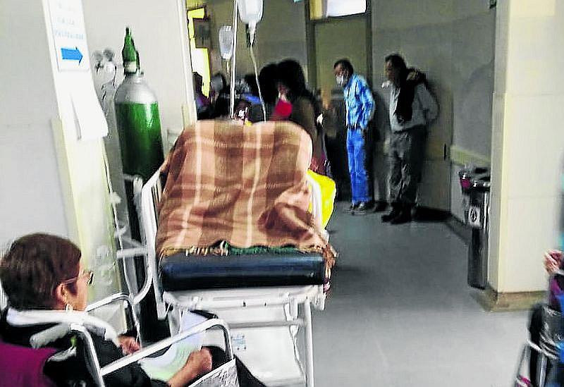 Pacientes de EsSalud sufren incomodidad por falta de ambientes en Arequipa