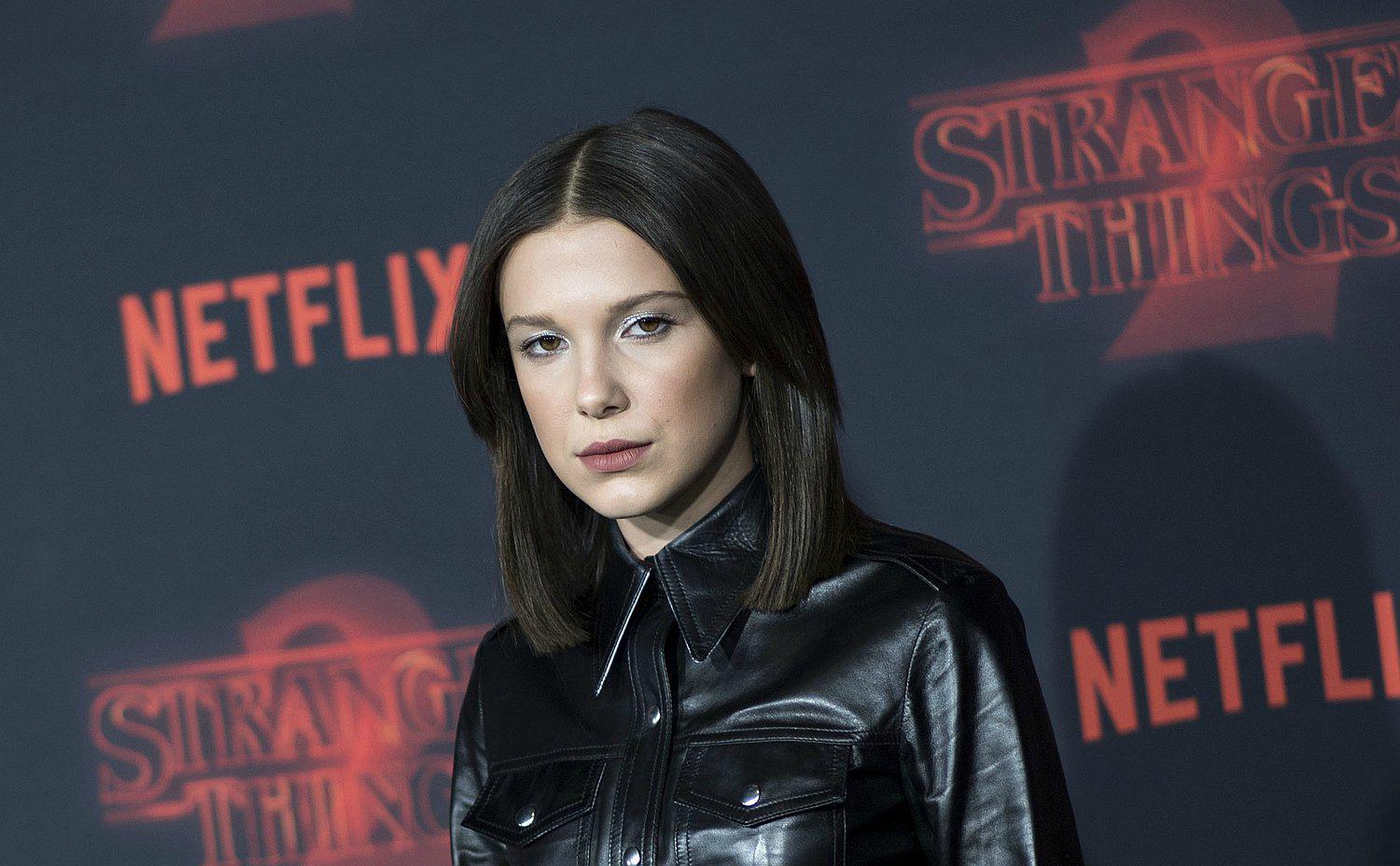 Millie Bobby Brown impacta con cambio de look en la alfombra roja de "Stranger Things 2" (FOTOS)