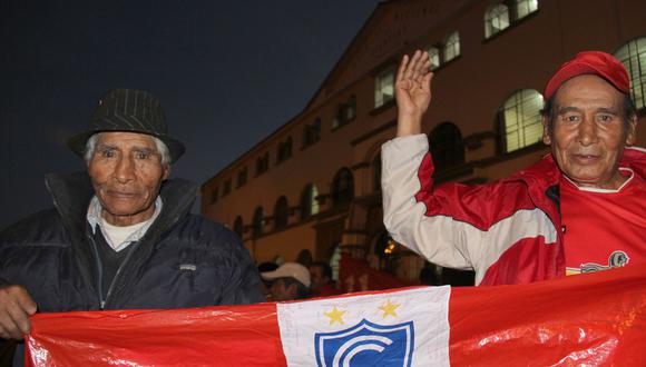 Cienciano: Hinchas salen en conmovedora marcha por la devolución de puntos (Fotos)