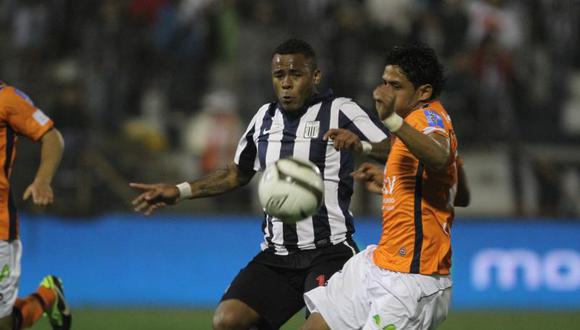 César Vallejo goleó 3-0 a Alianza Lima en Casa Grande