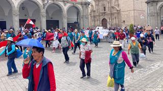 Arequipa: Comerciantes del Avelino llegan a la Plaza de Armas para protestar (EN VIVO)