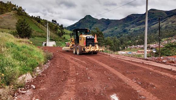 Desarrollan mantenimiento de carreteras