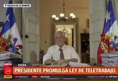 Sebastián Piñera pidió que lo aplaudan y terminó aplaudiendo solo (VIDEO)