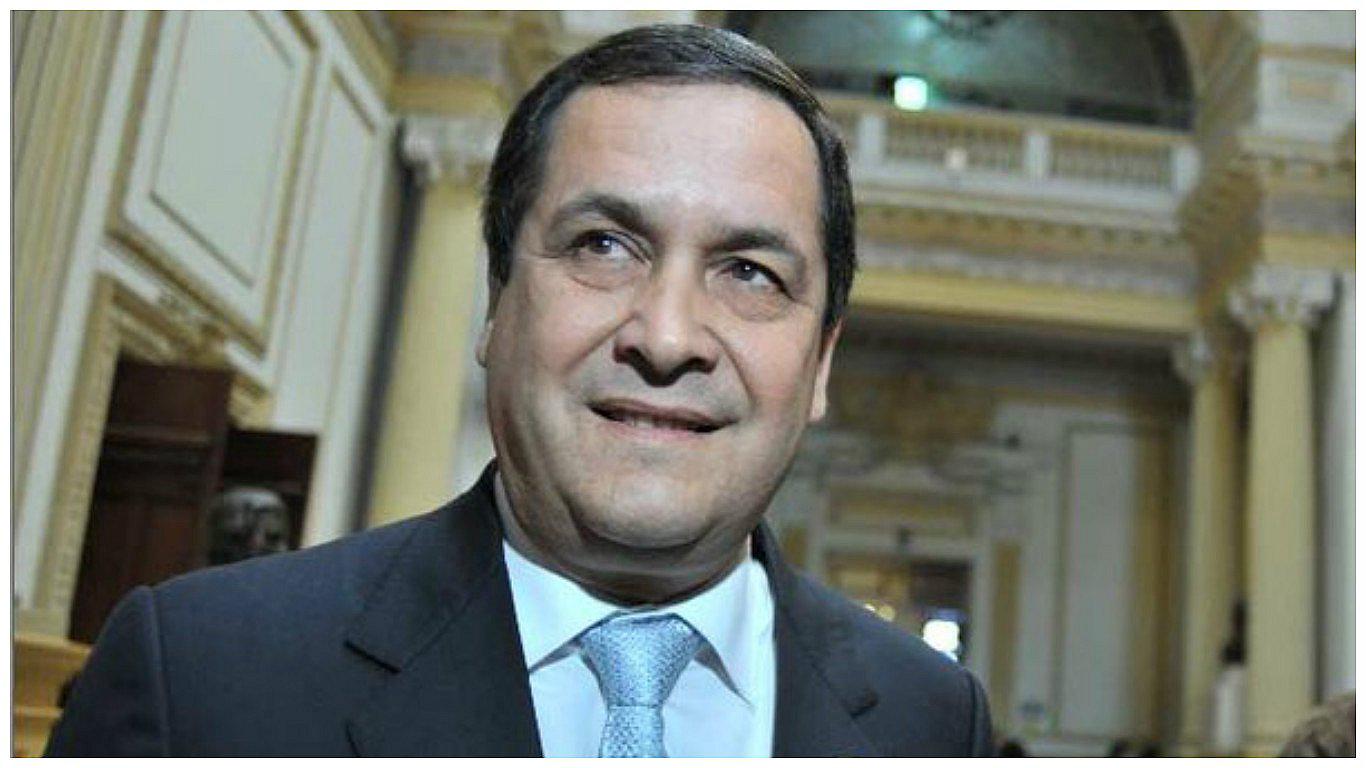 Luis Iberico dice que oposición es importante en democracia, pero también la madurez para sumar