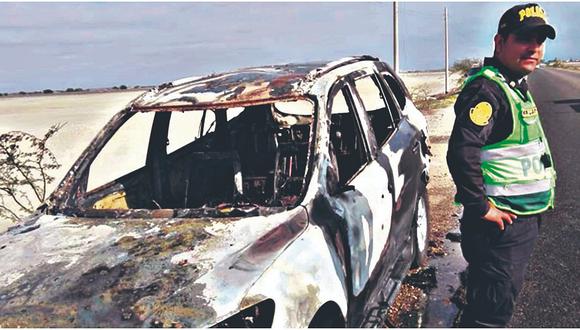 Chofer salva de morir calcinado al incendiarse vehículo en carretera