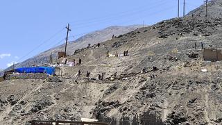 Arequipa: Población de Secocha en riesgo tras instalarse en cerros  (FOTOS y VIDEO)