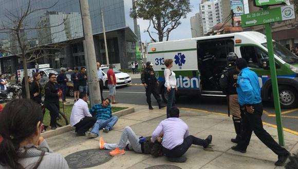 Balacera en Miraflores deja a dos cambistas y a un policía heridos (FOTOS)