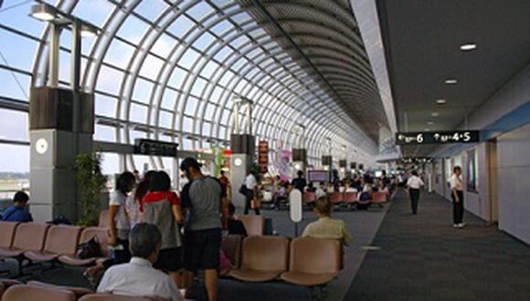 Cierran aeropuerto japonés por hallazgo de bomba
