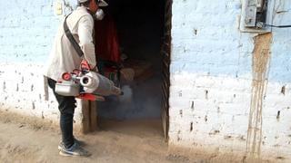 Geresa de Lambayeque inicia fumigación de viviendas en Olmos ante casos detectados de dengue 