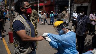 Trabajadores del Minsa realizan pruebas de COVID-19 en distritos de Lima Sur