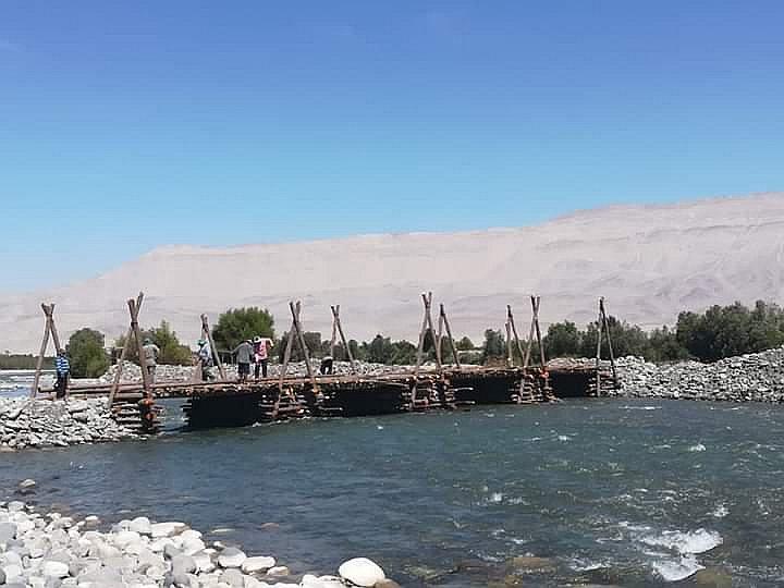 Tras cuatro meses, reaperturan tránsito por puente de palos en Uraca-Corire