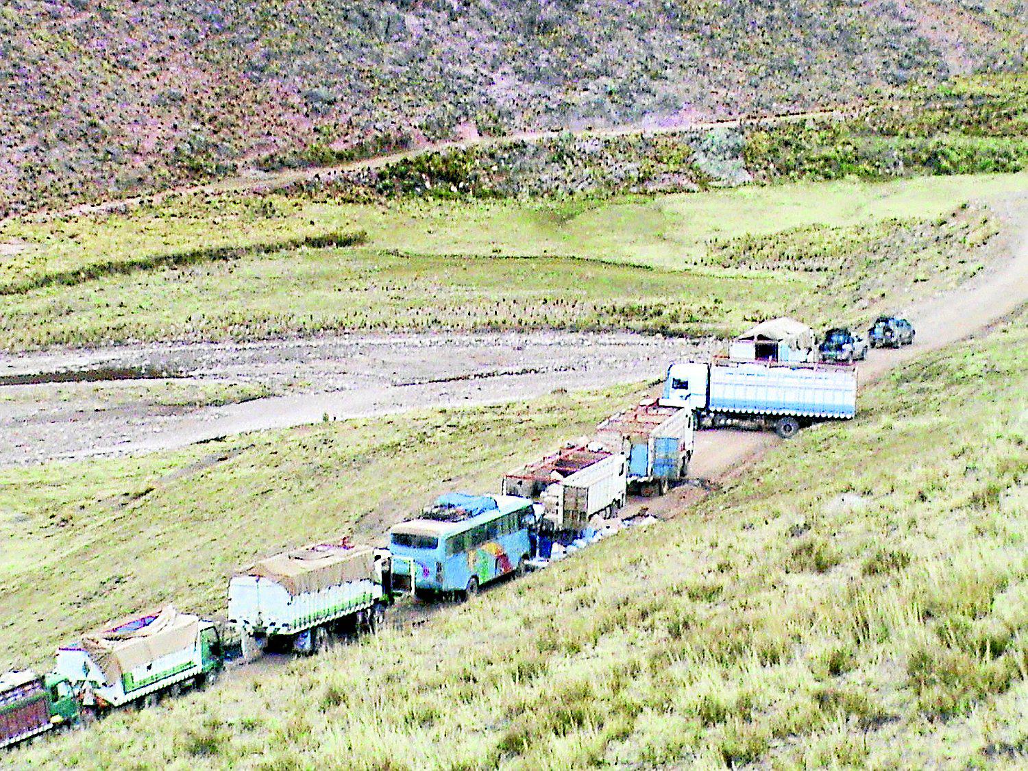 “La culebra” ingresa a Lima desde Chincha y Nasca con apoyo de traslado hormiga