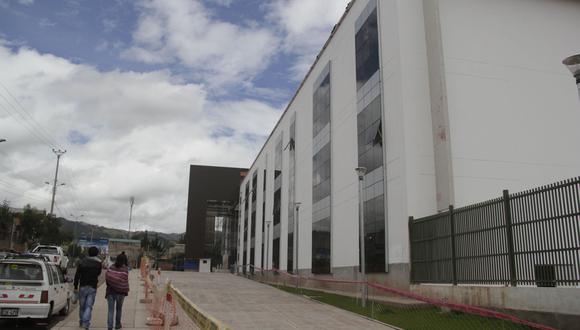 Cusco: peritos verifican avance de obra del Hospital Antonio Lorena 