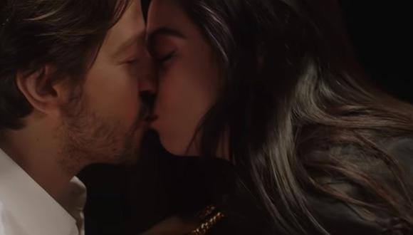 YouTube: Mon Laferte y Diego Luna se besaron en videoclip (VIDEO) 