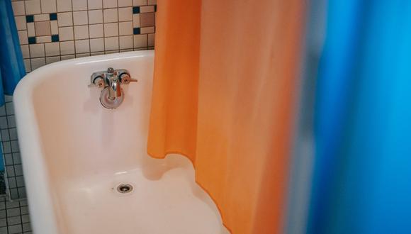 Trucos caseros para limpiar las cortinas del baño. (Foto: Pexels)