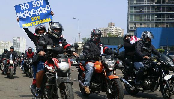 "No soy motochoro": Motociclistas protestan contra ley que limita número de pasajeros (VIDEO)