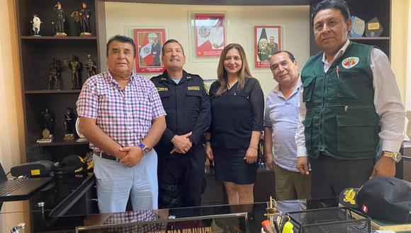 Autoridades se reúnen con el general PNP Augusto Ríos, jefe de la III Macro Región Policial La Libertad, para coordinar estrategias que buscan el fortalecimiento de la seguridad en el Valle Chicama.