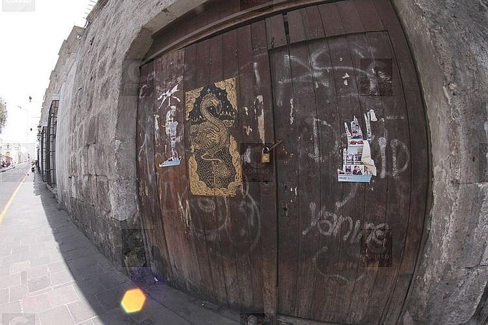 Casonas históricas, pero peligrosas para los peatones (FOTOS)