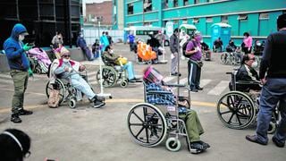 Salas de UCI para pacientes COVID-19 de Essalud continúan colapsadas  