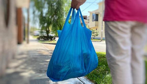El objetivo de aplicar este impuesto es desincentivar en los ciudadanos el uso de bolsas de plástico. (Foto: Minsa)