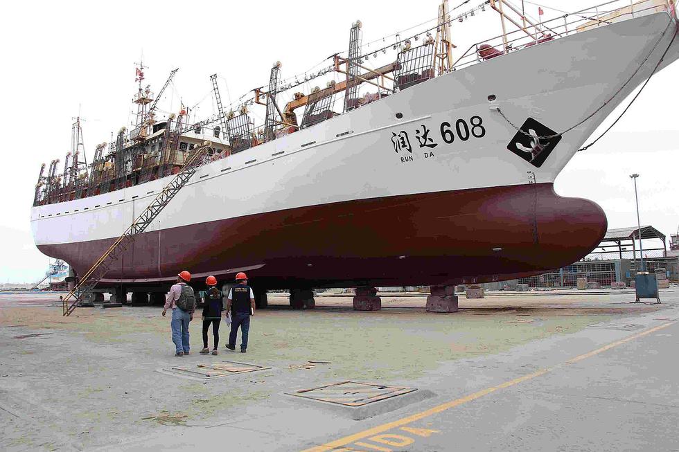 Confirman incautación de nave china por pesca ilegal de 9 toneladas de pota