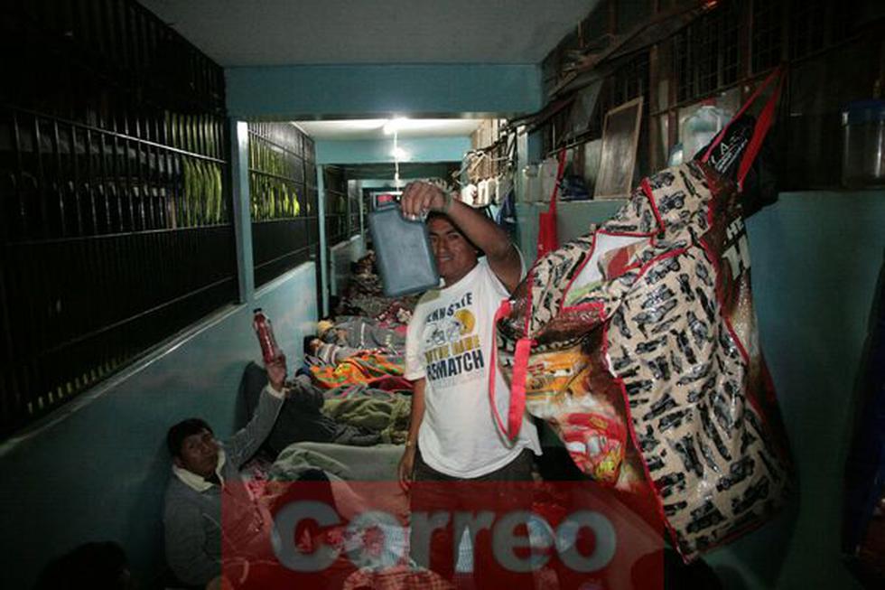 Presos duermen en pasillos de penal hacinado de Tacna
