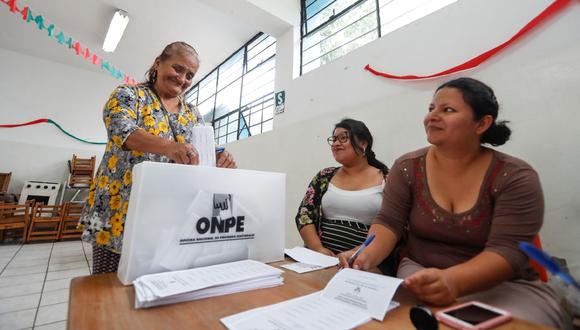 La tacha es el recurso que interponen los ciudadanos contra la designación de determinados electores que resultaron sorteados como miembros de mesa por impedimentos.  | Foto: Andina