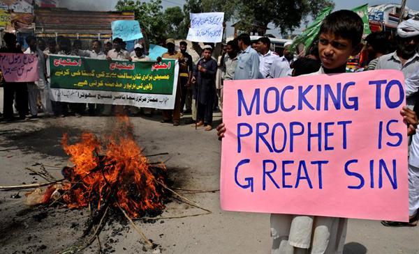 Pakistán: Protestas por video de Mahoma deja dos muertos