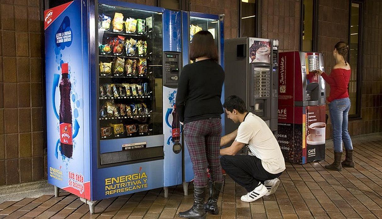 Máquinas dispensadoras: Dentro de poco se podrá hacer compras con tarjetas