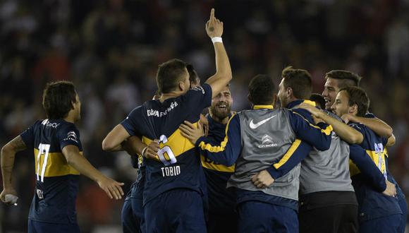 Boca Juniors se llevó el superclásico argentino y es líder