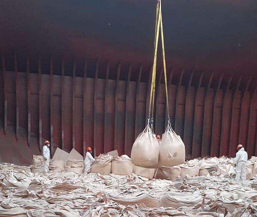 Estibadores en alerta en el puerto de Matarani por llegada de buque del oriente 