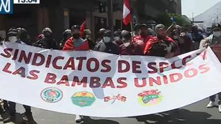 Trabajadores de Las Bambas marcharon por exteriores del Congreso: “Casi de nueve mil que estamos en la calle” 