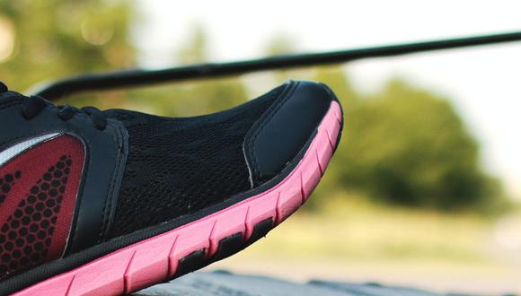 Las punteras de las zapatillas deportivas pueden deteriorase. (Foto: Pexels)