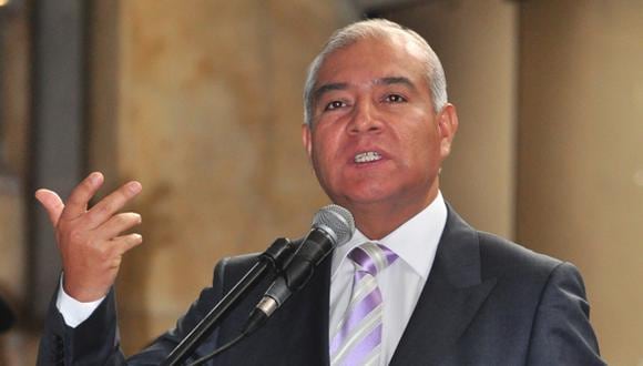 Ministro del Interior anuncia cese de gobernadores regionales