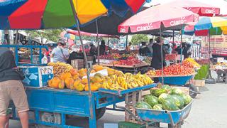 Ambulantes toman las vías públicas del mercado de Piura