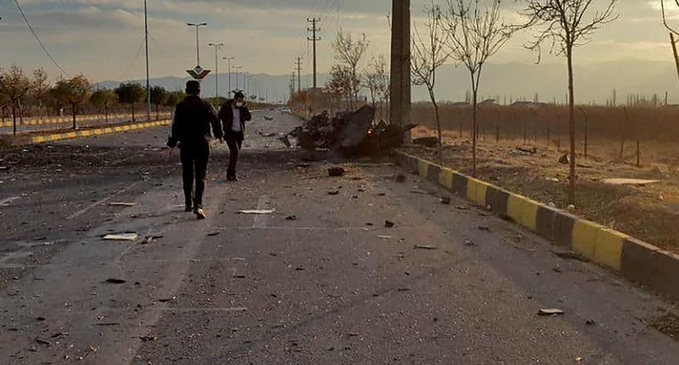 Fotografía muestra los daños después de un ataque dirigido al automóvil del científico nuclear iraní Mohsen Fakhrizadeh. (IRIB NEWS AGENCY / AFP).