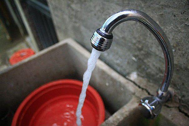 ¿Cómo almacenar el agua correctamente ante cortes del servicio?