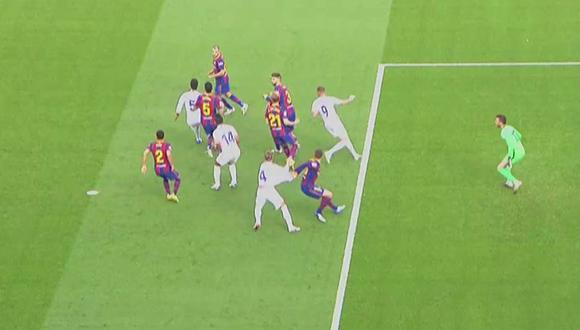 Sergio Ramos y el penal en el Real Madrid vs. Barcelona. (Fuente: LaLiga)