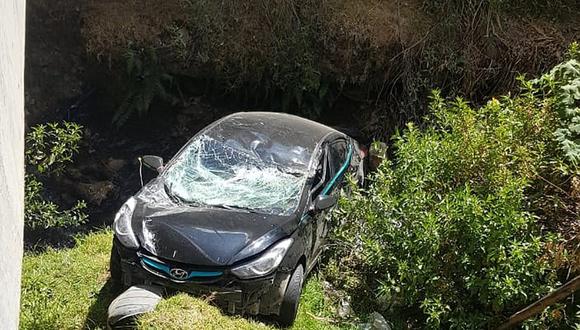 ​Huancavelica: Tres personas caen a un barranco y quedan heridos