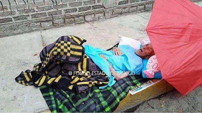 ​¡Indignante! Familiares de anciano lo retiran del hospital y lo abandonan en la calle