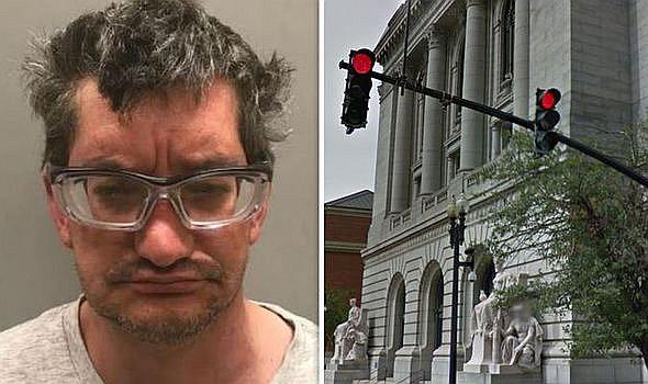 Condenan a un agresor sexual a 260 años de prisión por pedofilia y se desmaya al oír la sentencia