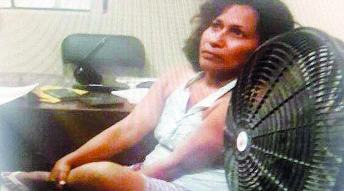 Tumbes: Arrestan a una mujer por lanzarle casco a policía y oponerse a intervención