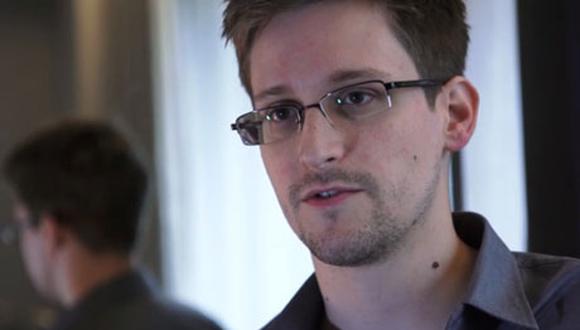 Edward Snowden podrá quedarse 3 años más en Rusia