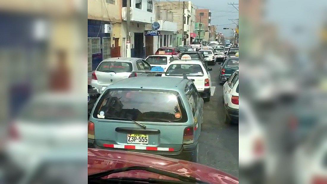 Conductores no ceden paso a Bomberos durante simulacro de sismo (Video)