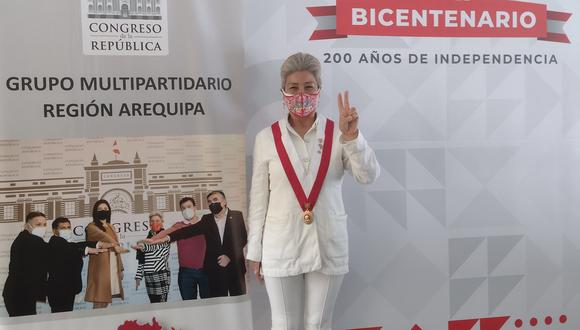 La congresista de Perú Libre, María Agüero, se disculpó por sus frases sobre la reducción de sueldos de los parlamentarios. (Foto: @MariaAguerogut1 / Twitter)