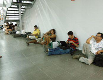 Pasajeros varados por chilena LAN